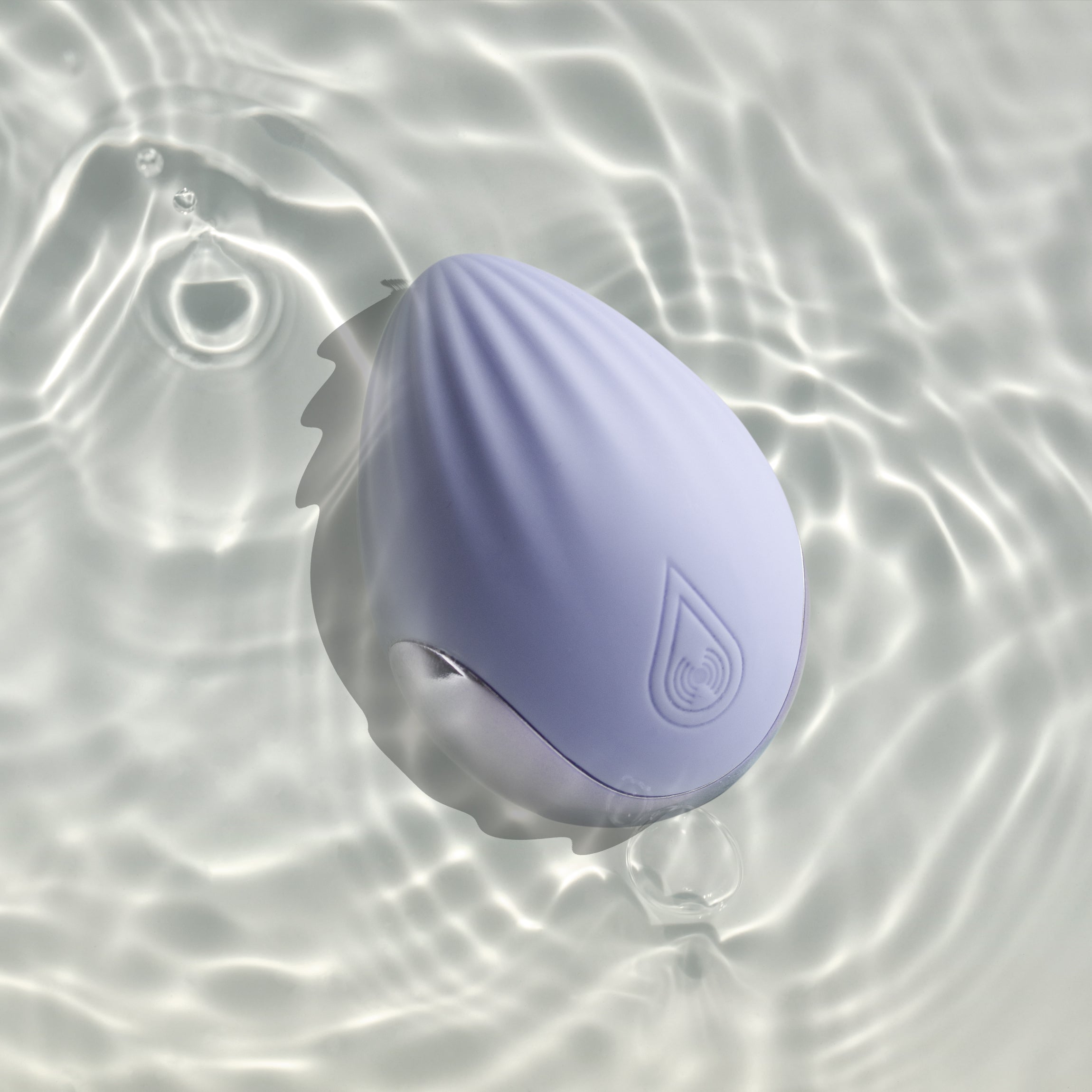 NIYA N4 egg vibrator submerged to show waterproof